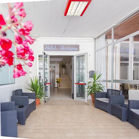 Hotel Sanremo Rimini Buitenkant foto