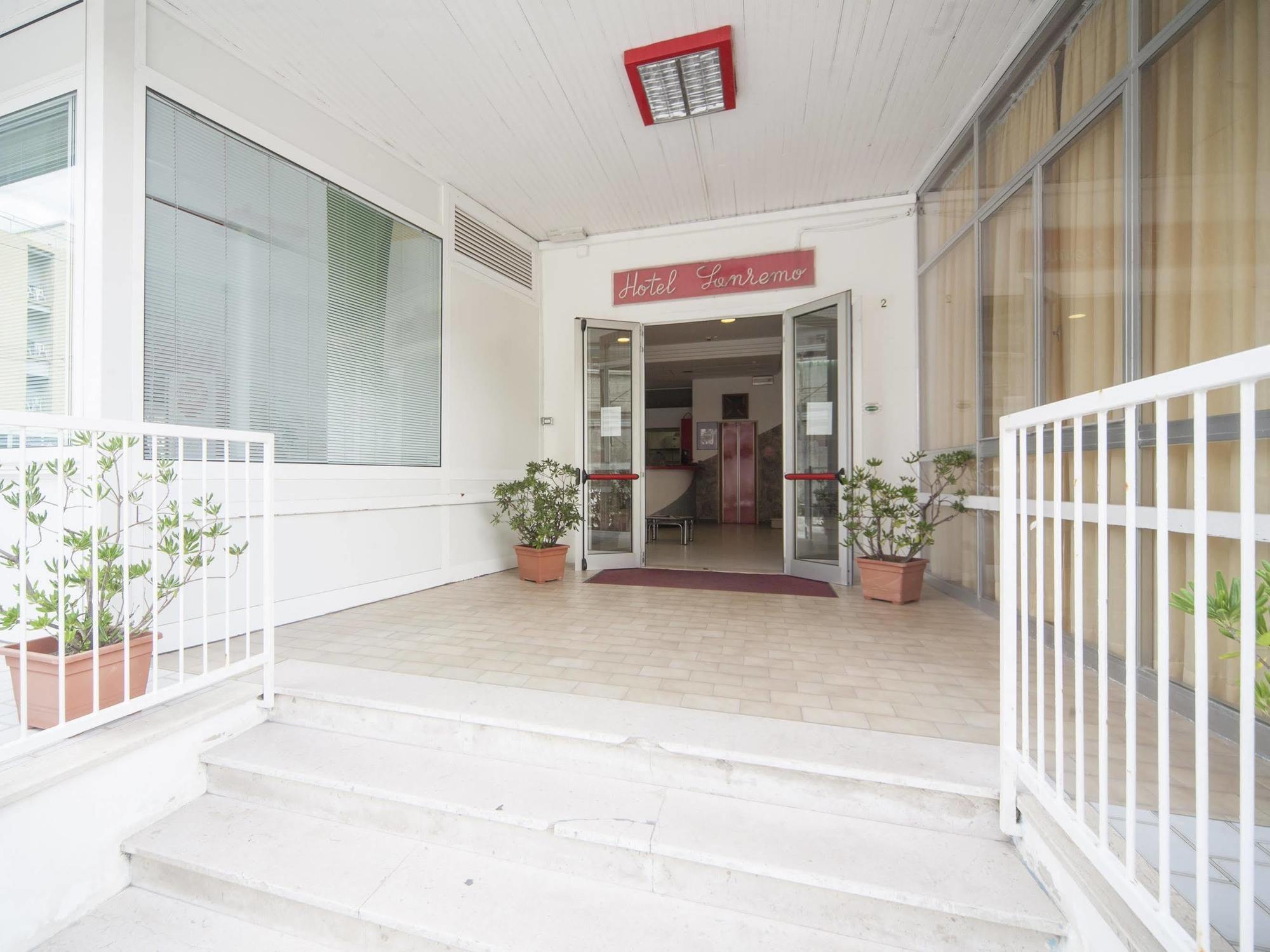 Hotel Sanremo Rimini Buitenkant foto